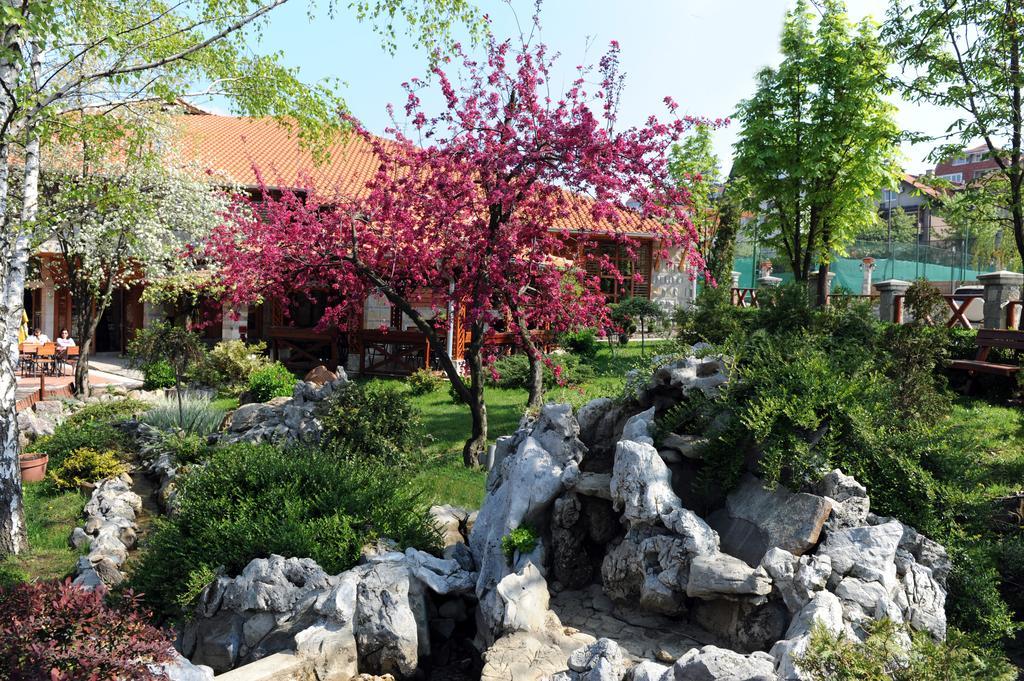 Hotel Centar Balasevic Βελιγράδι Εξωτερικό φωτογραφία