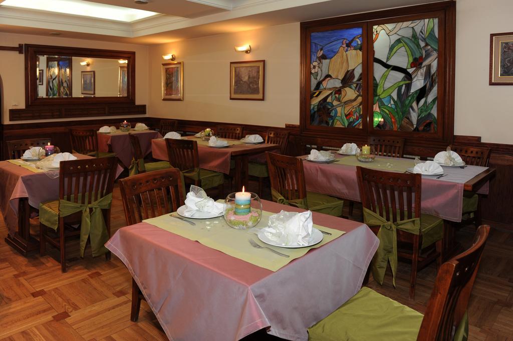Hotel Centar Balasevic Βελιγράδι Εξωτερικό φωτογραφία
