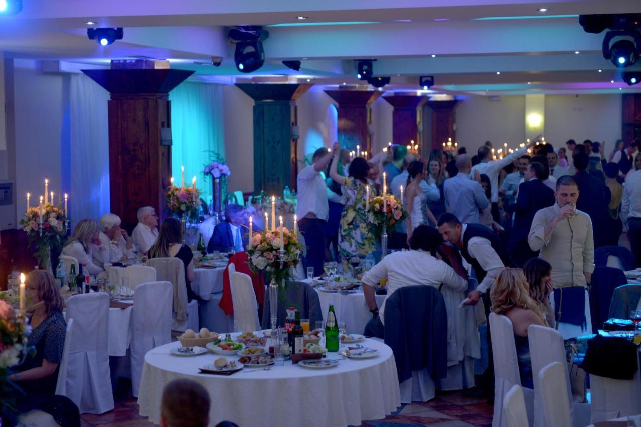 Hotel Centar Balasevic Βελιγράδι Εξωτερικό φωτογραφία